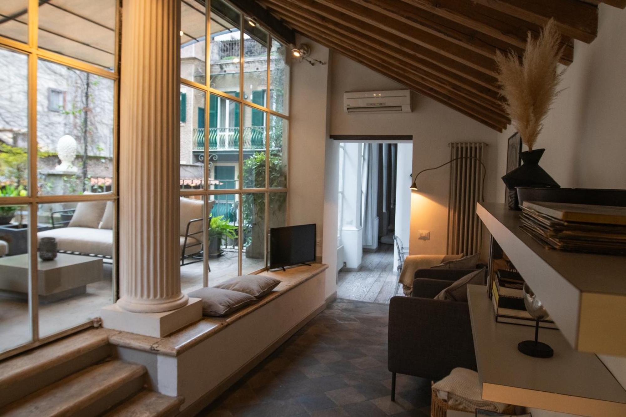 Appartamento Historical Palace With Large Terrace *