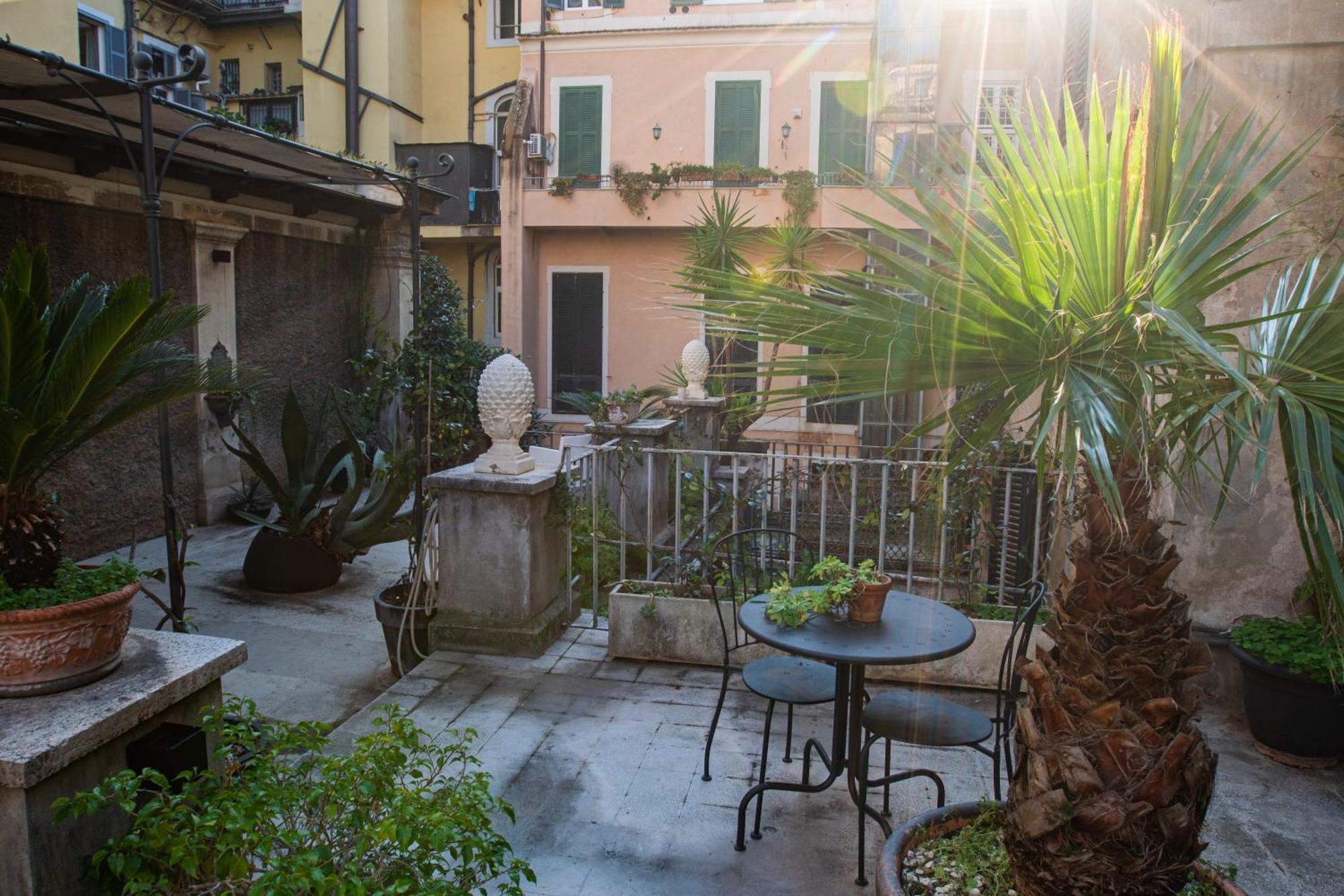 Apartment Historical Palace With Large Terrace
