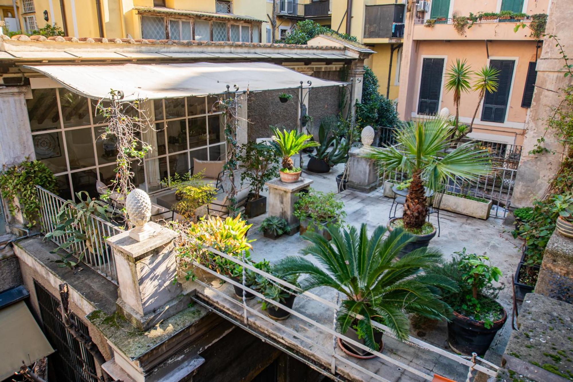 Historical Palace With Large Terrace Apartment *