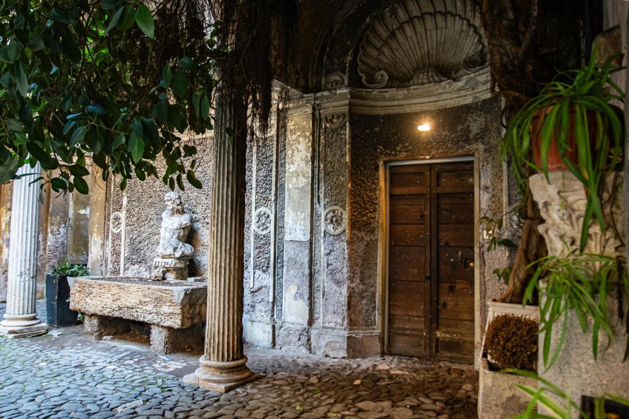 Historical Palace With Large Terrace Apartment