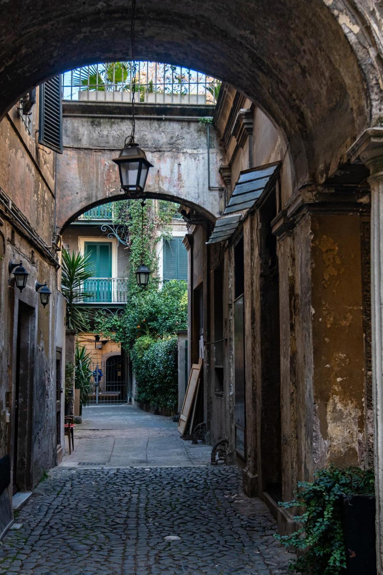 Historical Palace With Large Terrace Appartamento